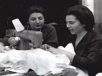 1963 Maritsa Dimitopoulos en Dimitra Sideris-Panagopoulou (2)